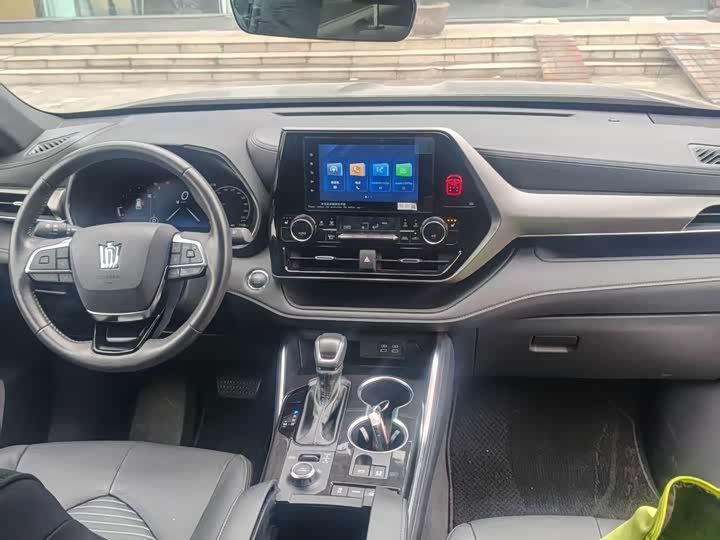 Фото 7 - Toyota Crown Kluger