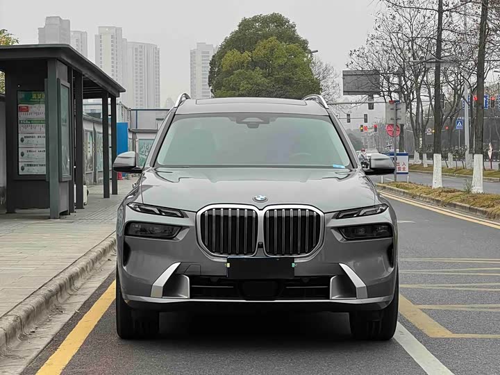 Фото 2 - BMW X7