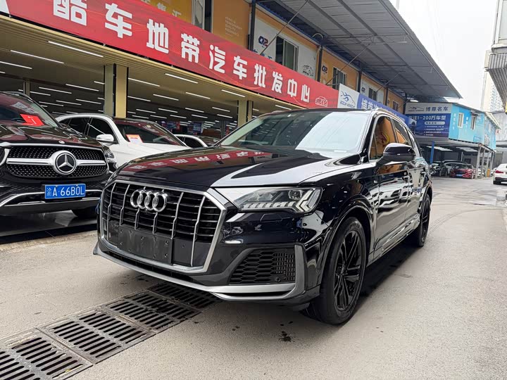 Фото 1 - Audi Q7