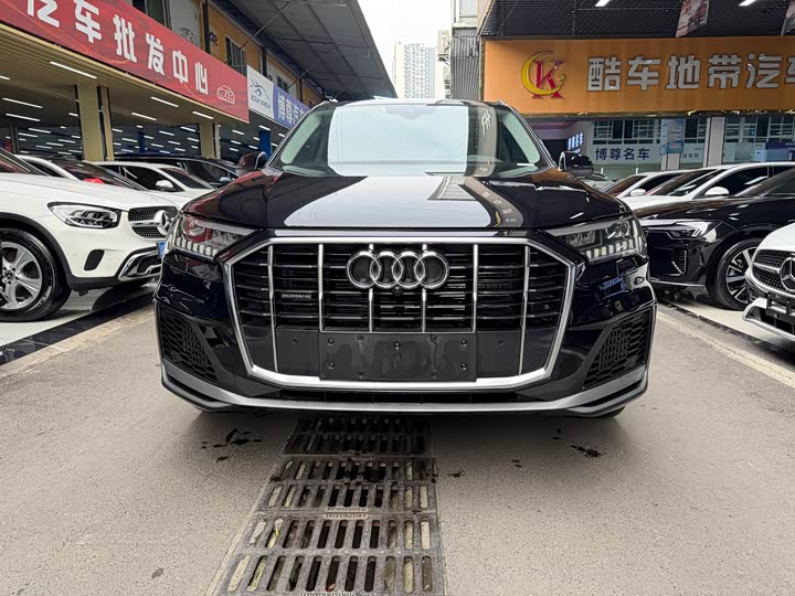 Фото 2 - Audi Q7