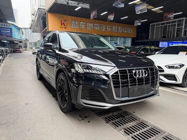 Фото 3 - Audi Q7