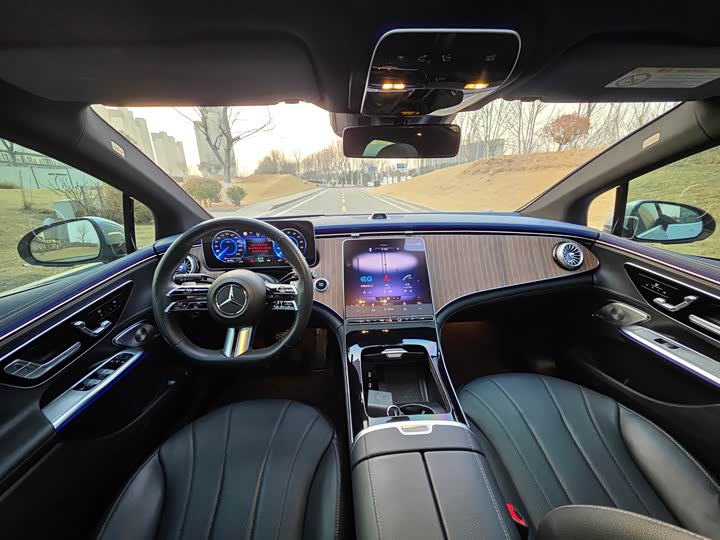 Фото 9 - Mercedes-Benz EQE