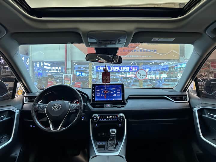 Фото 7 - Toyota Wildlander