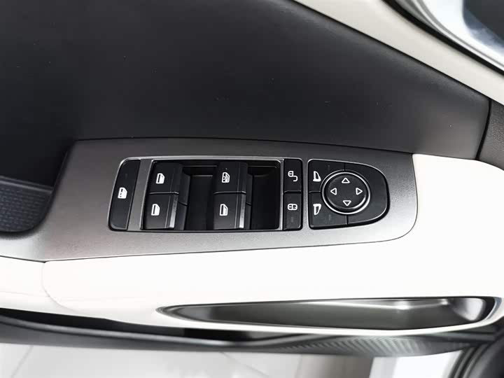 Фото 9 - BYD Yuan Up