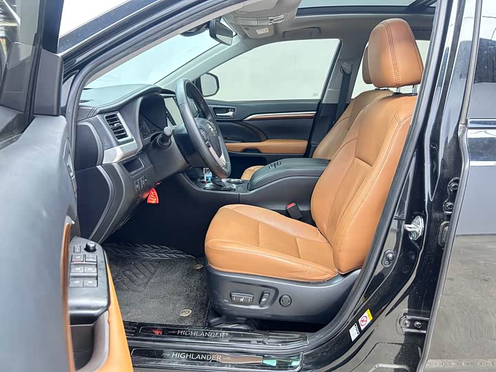 Фото 6 - Toyota Highlander