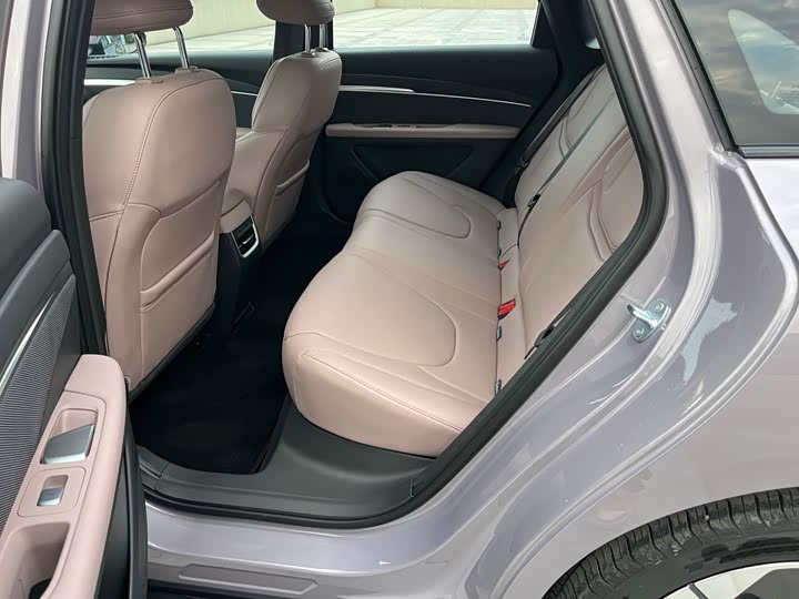 Фото 8 - XPeng Mona M03