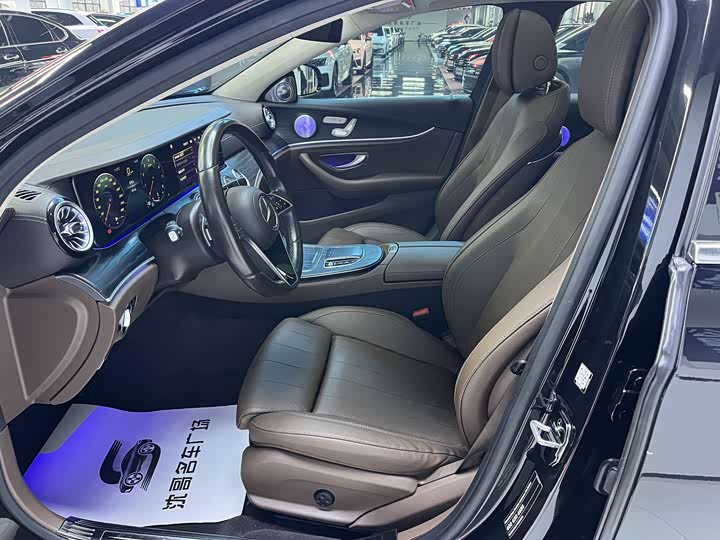 Photo 4 - Mercedes-Benz E-Class