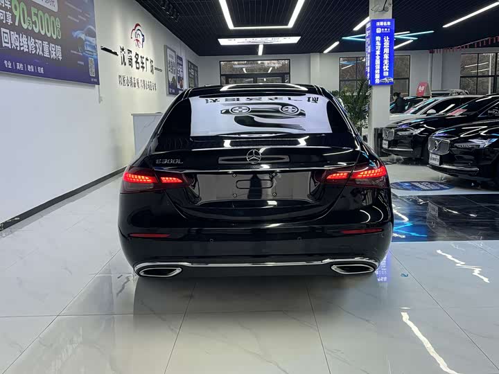 Photo 8 - Mercedes-Benz E-Class