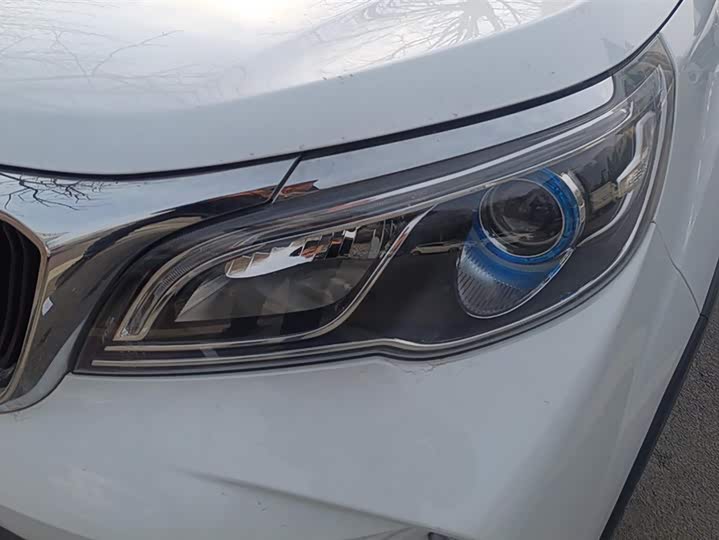 Фото 5 - Geely Vision X3