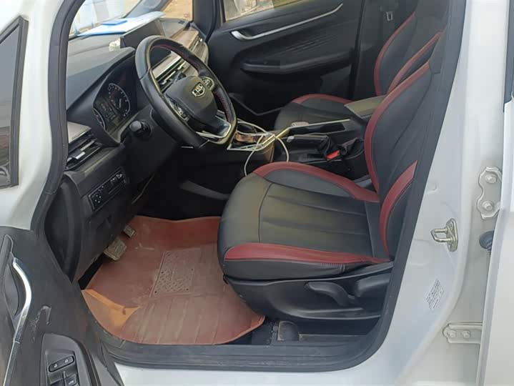 Фото 9 - Geely Vision X3