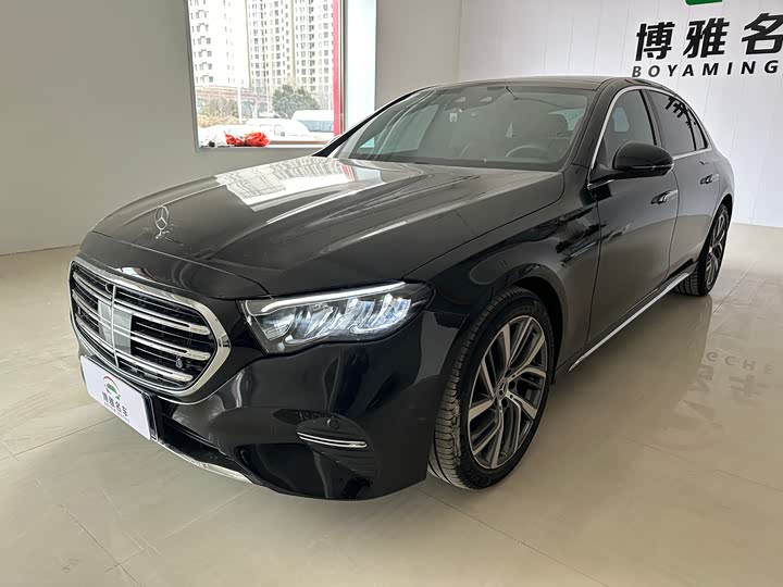 Фото 3 - Mercedes-Benz E-Class