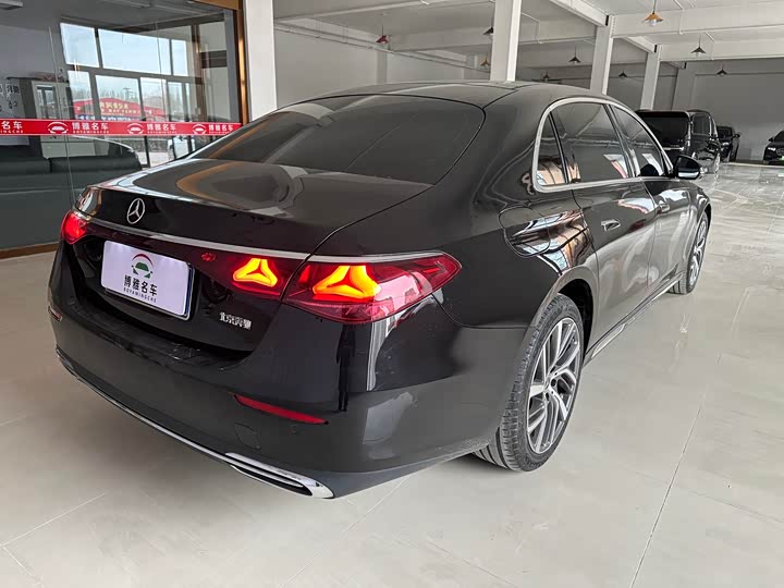 Фото 6 - Mercedes-Benz E-Class