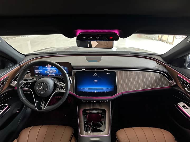 Фото 9 - Mercedes-Benz E-Class