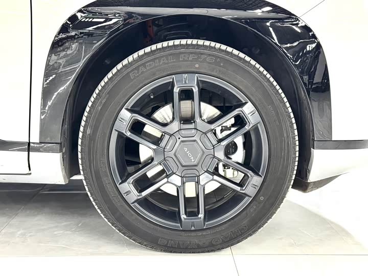 Фото 6 - GAC Aion V