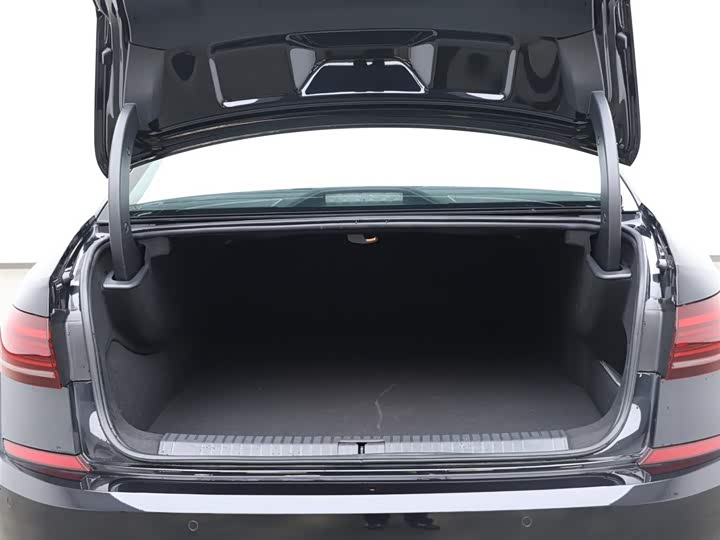 Фото 8 - Volkswagen Passat Hybrid