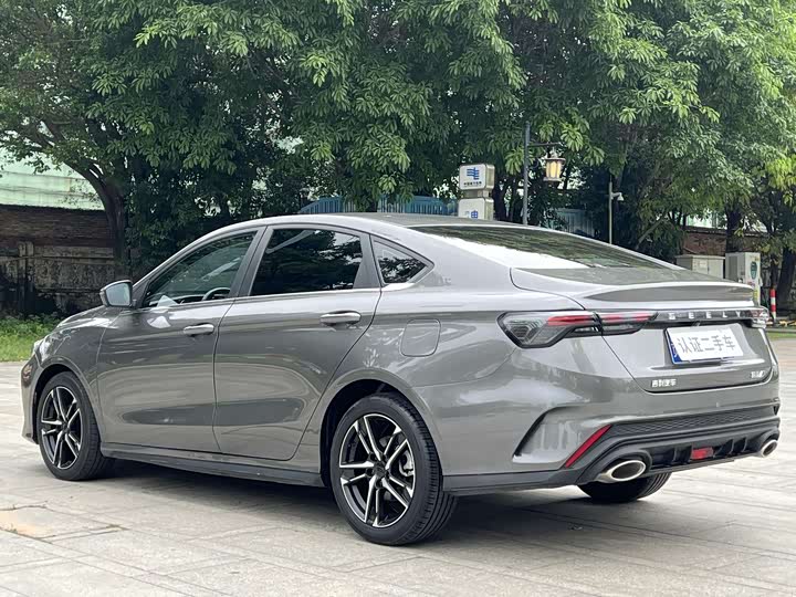 Фото 9 - Geely Binrui