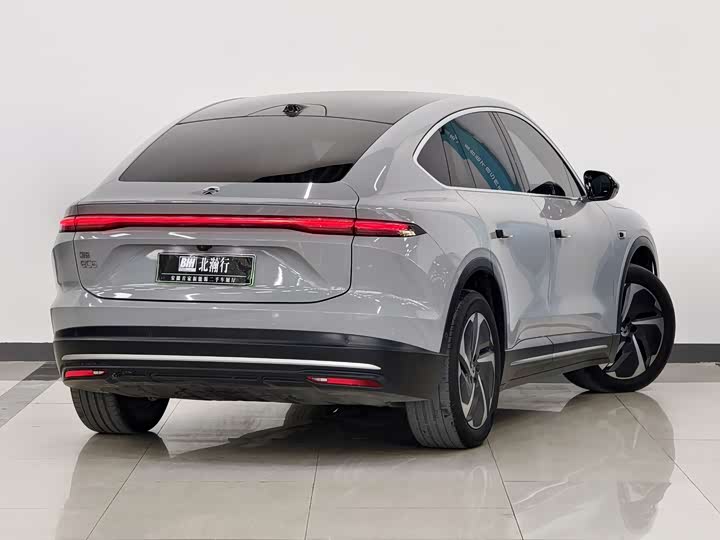 Фото 4 - Nio EC6