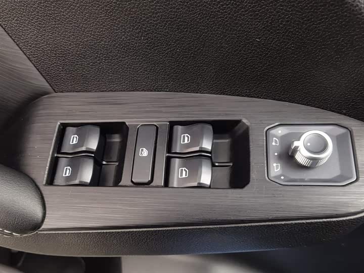 Фото 9 - Haval Jolion