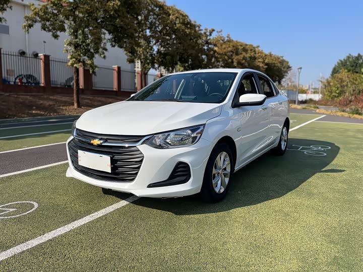 Фото 1 - Chevrolet Onix (Cavalier)