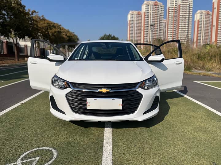 Фото 2 - Chevrolet Onix (Cavalier)