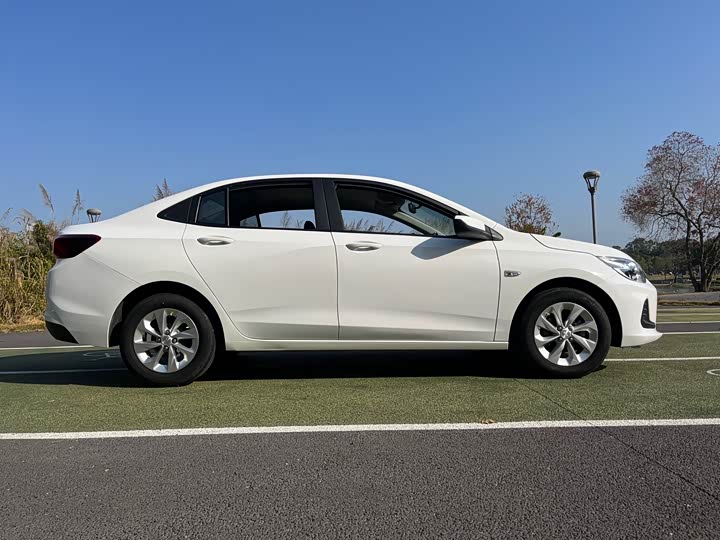 Фото 7 - Chevrolet Onix (Cavalier)