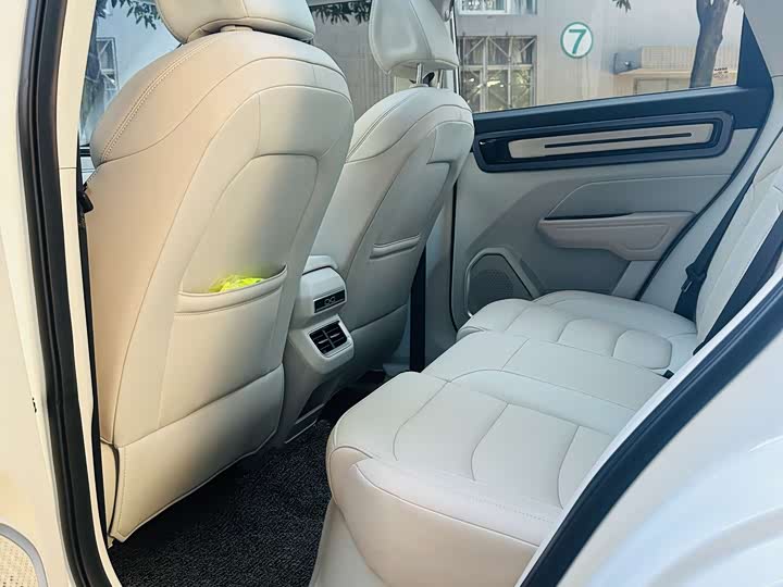 Фото 9 - Geely Icon