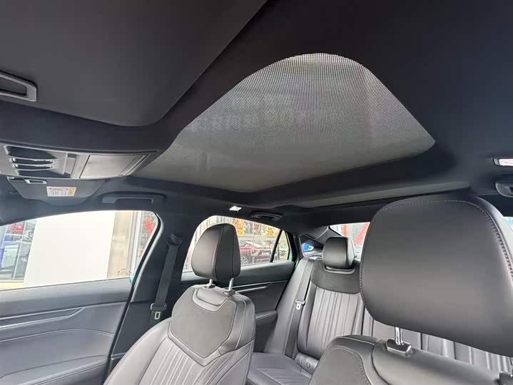 Фото 8 - Ford Mondeo