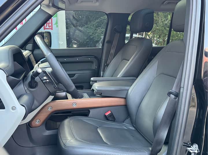 Фото 4 - Land Rover Defender