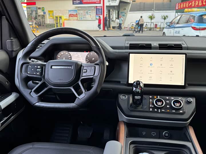 Фото 6 - Land Rover Defender