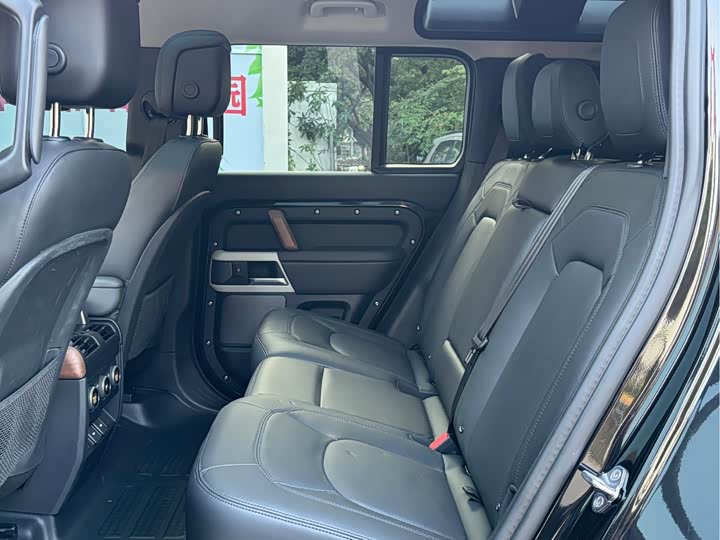 Фото 7 - Land Rover Defender