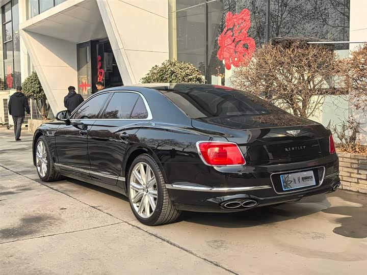 Фото 3 - Bentley Flying Spur