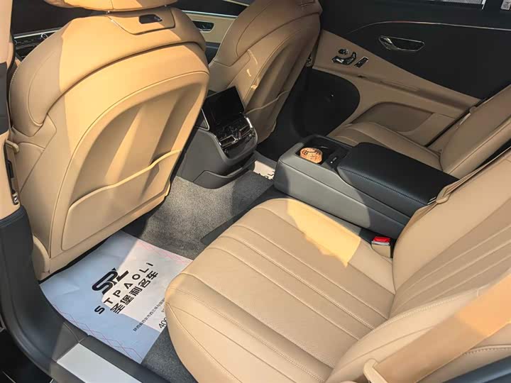 Фото 5 - Bentley Flying Spur