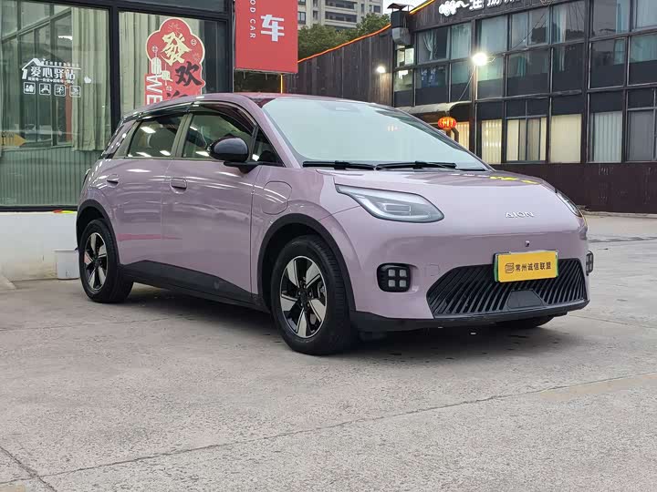 Фото 2 - GAC Aion UT