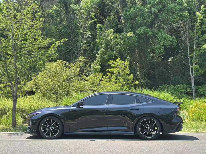 Фото 3 - Changan UNI-V