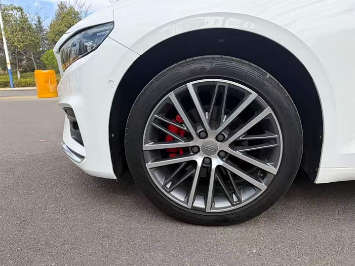 Photo 4 - Geely Preface