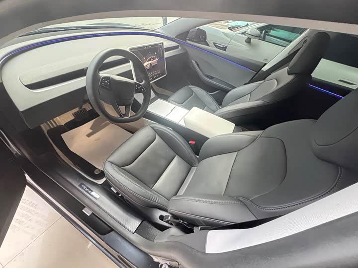 Фото 7 - Tesla Model 3