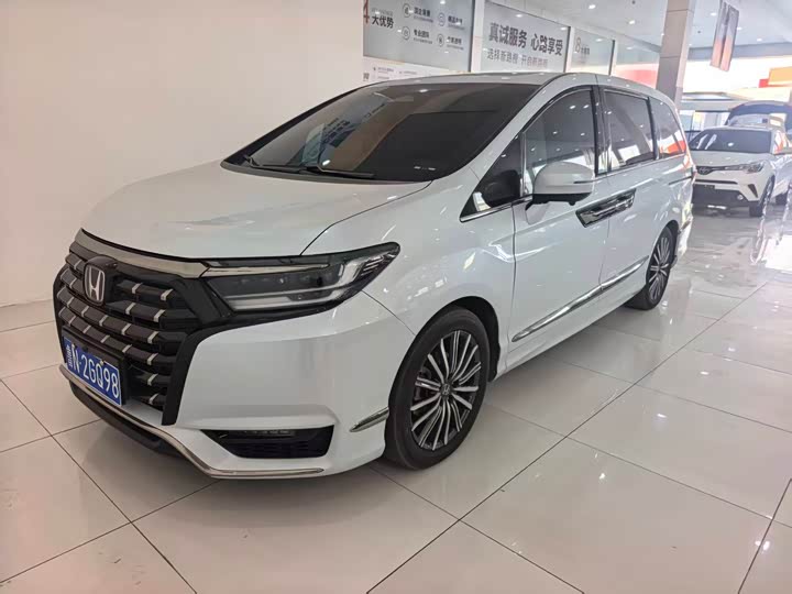 Фото 1 - Honda Elysion