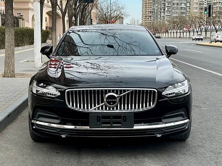 Фото 2 - Volvo S90