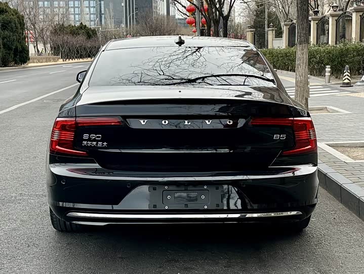 Фото 4 - Volvo S90