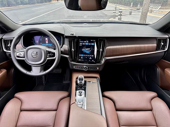 Фото 7 - Volvo S90