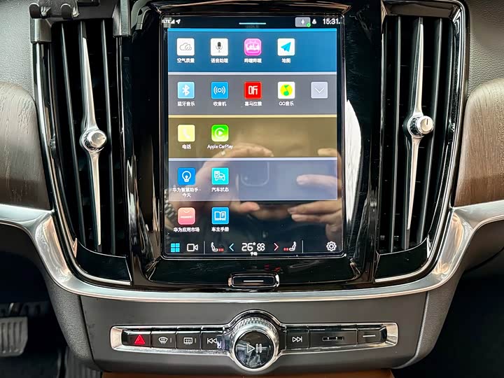 Фото 8 - Volvo S90