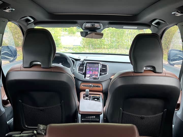 Фото 4 - Volvo XC90