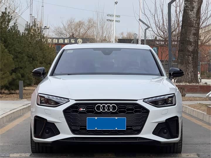 Фото 2 - Audi S4