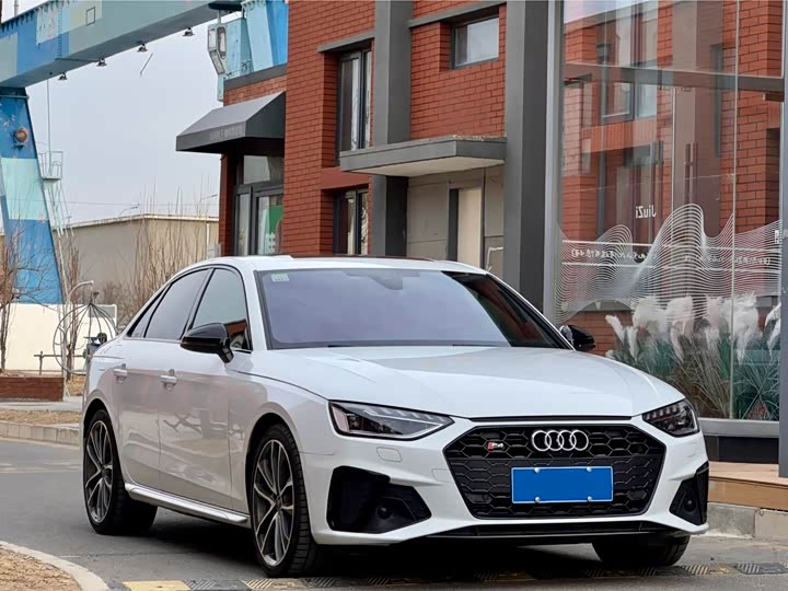 Фото 3 - Audi S4