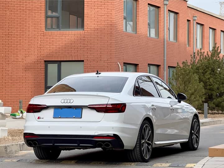 Фото 6 - Audi S4