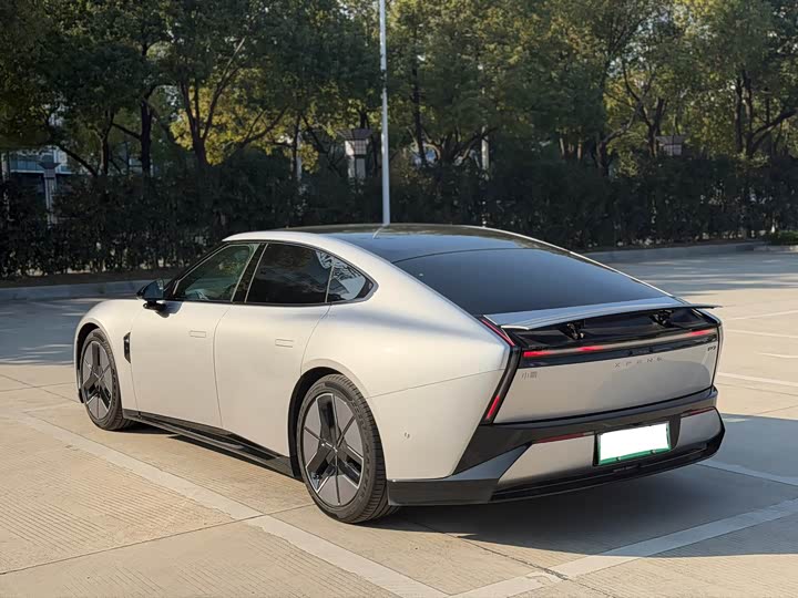 Фото 8 - XPeng P7