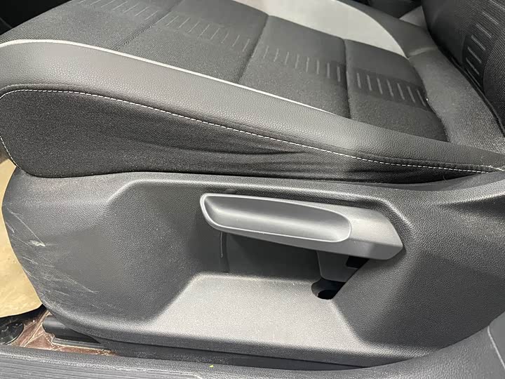 Фото 9 - Volkswagen T-Roc