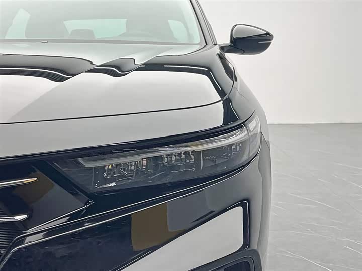 Фото 9 - Honda Accord