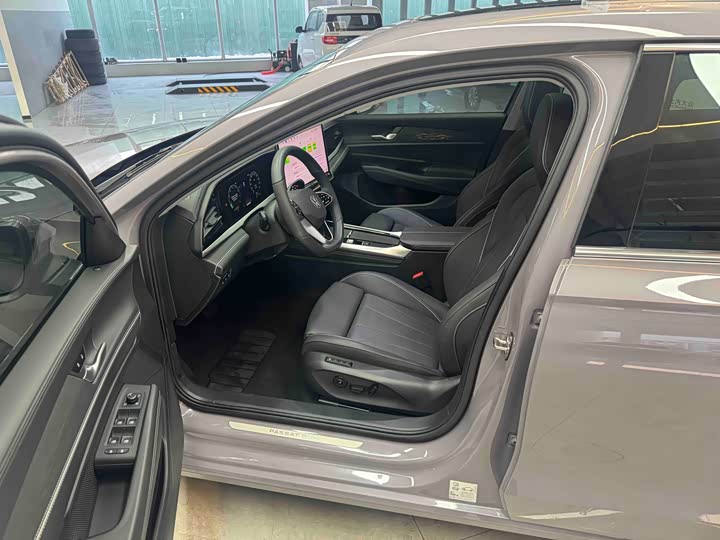 Фото 3 - Volkswagen Passat