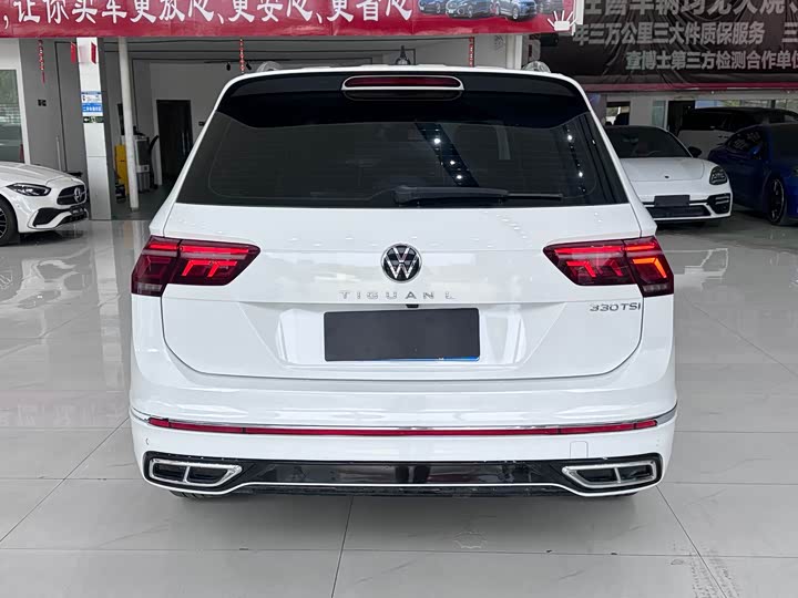Фото 8 - Volkswagen Tiguan L Pro